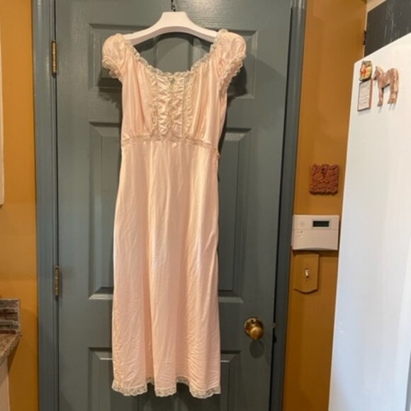 Barbizon Coquette vintage light pink nightie w/lace, sz 18, very good condition - Picture 2 of 3